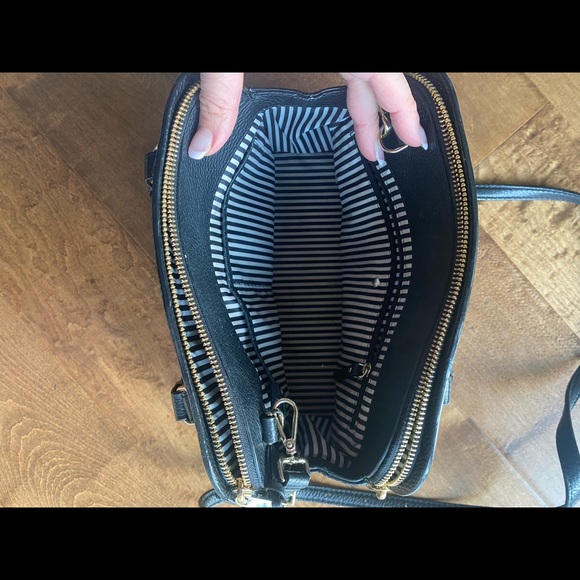Kate spade classic black handbag great condition - Picture 4 of 4